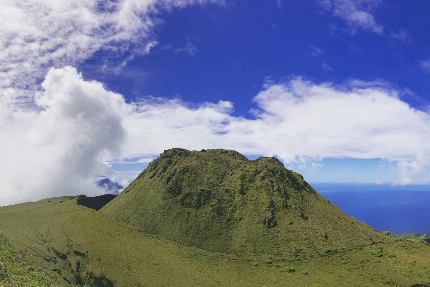 Le morne Macouba par la trace de l'aileron