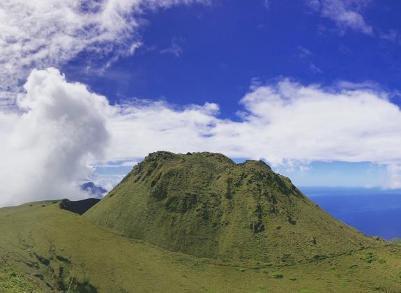 Le morne Macouba par la trace de l'aileron